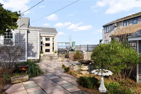 137 Buena Vista Dr, North Kingstown, RI 02852
