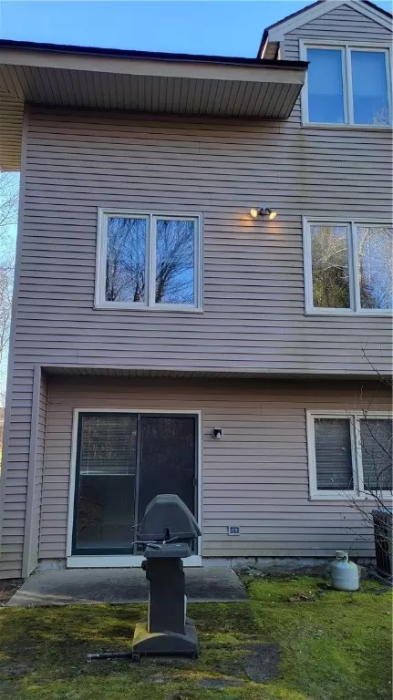 307 Holley Ln #307, Woonsocket, RI 02895 photo 3