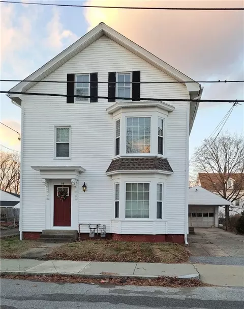 14 Forest Ave, Cumberland, RI 02864