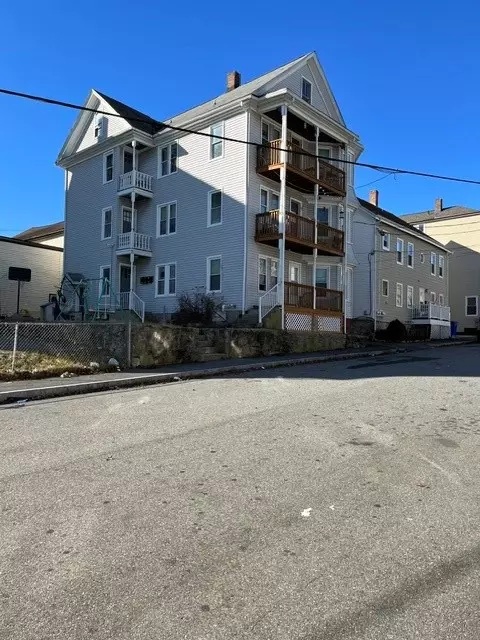 4 Church St, Lincoln, RI 02865