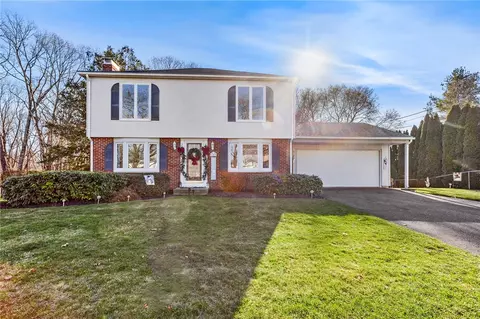 227 Bayberry Rd, Woonsocket, RI 02895