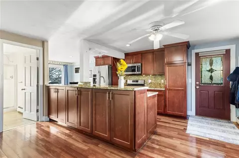 227 Bayberry Rd, Woonsocket, RI 02895 photo 9