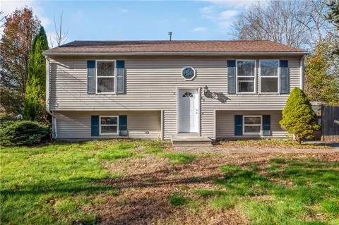 23 Fox Run Dr, Burrillville, RI 02830