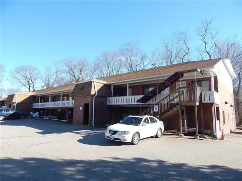 569 Smithfield Rd #11, North Providence, RI 02904