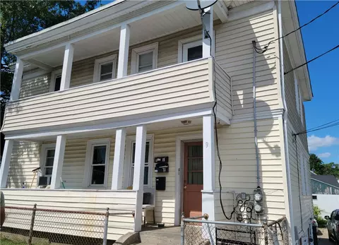 9 Octavia St, Providence, RI 02909