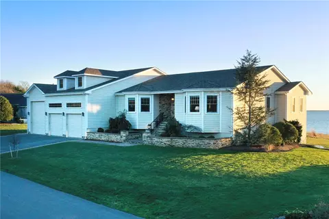 1 Fessenden Rd, Barrington, RI 02806