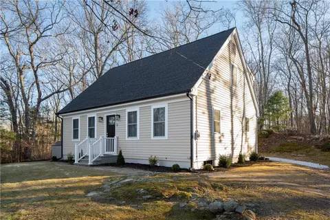 3 Brightman Hills Rd, Richmond, RI 02832