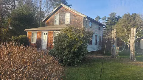 1019 Point Rd, Marion, MA 02738