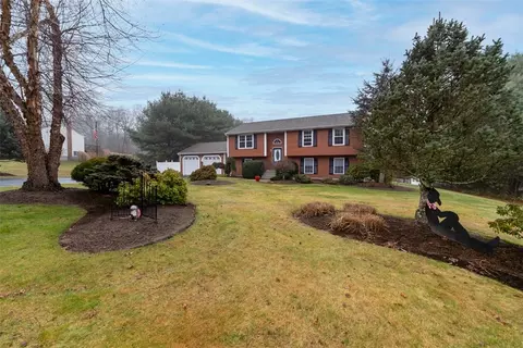 18 Burlingame Dr, Charlestown, RI 02813