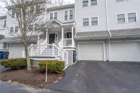 881 Greenwich Ave #24, Warwick, RI 02886