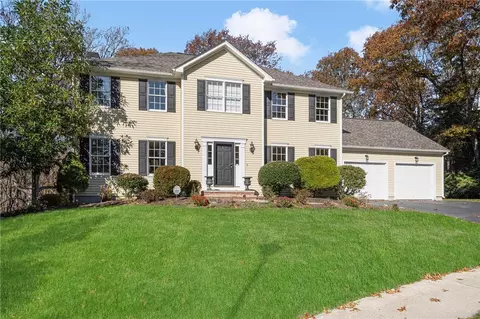 1 Lisa Marie Cir, Warwick, RI 02886