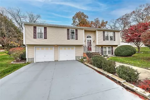 3 Rachella Ct, East Providence, RI 02914