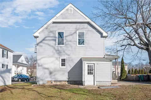 33 Gilbert St, Woonsocket, RI 02895 photo 24