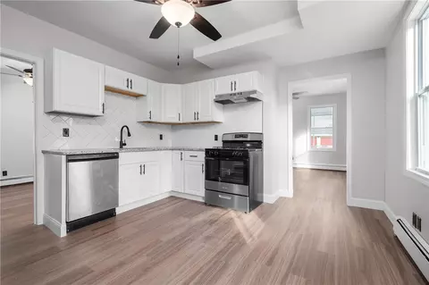 33 Gilbert St, Woonsocket, RI 02895 photo 5