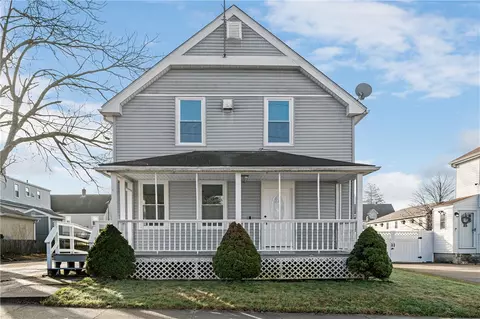33 Gilbert St, Woonsocket, RI 02895