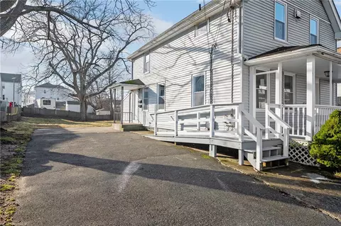 33 Gilbert St, Woonsocket, RI 02895 photo 23