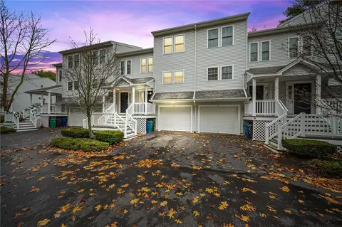 881 Greenwich Ave #A3, Warwick, RI 02886
