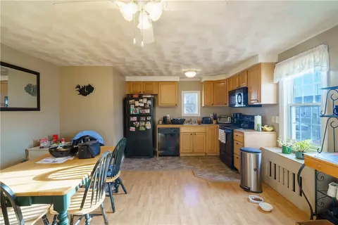 20 Reed St, Warwick, RI 02886 photo 8