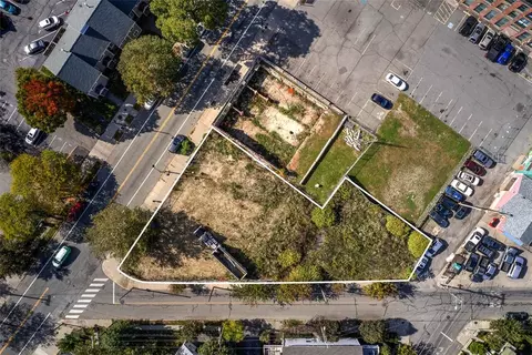 321 Knight St, Providence, RI 02909