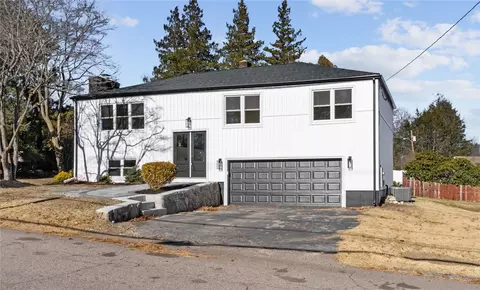 5 Allendale Ave, Johnston, RI 02919