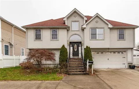 40 Follett St, East Providence, RI 02914