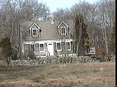 85 Carpenter Ln, Saunderstown, RI 02874