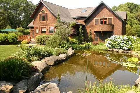 18 Intrepid Ln, Jamestown, RI 02835