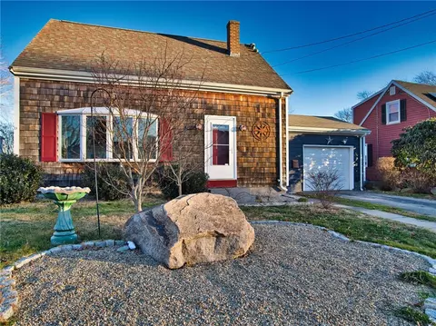 48 Ash Ave, Tiverton, RI 02878