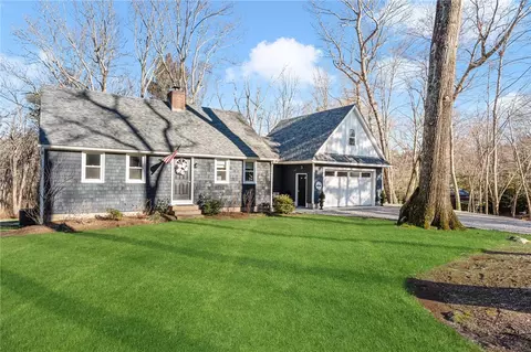216 Shady Hill Dr, East Greenwich, RI 02818