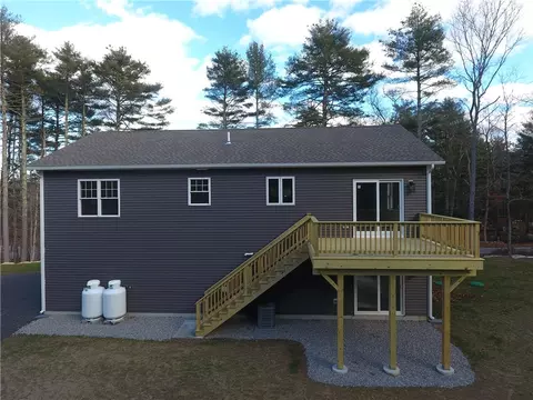 72 E Killingly Rd, Foster, RI 02825 photo 4