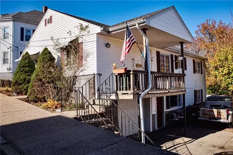 31 Verdun St, Woonsocket, RI 02895 photo 4
