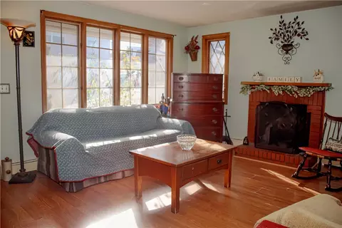 31 Verdun St, Woonsocket, RI 02895 photo 10