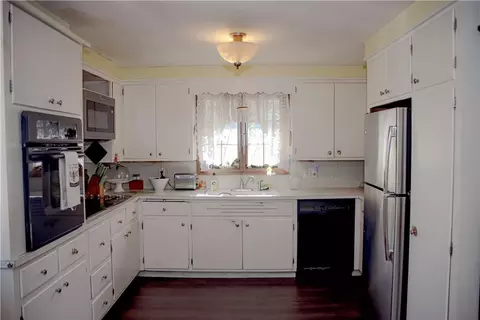 31 Verdun St, Woonsocket, RI 02895 photo 7