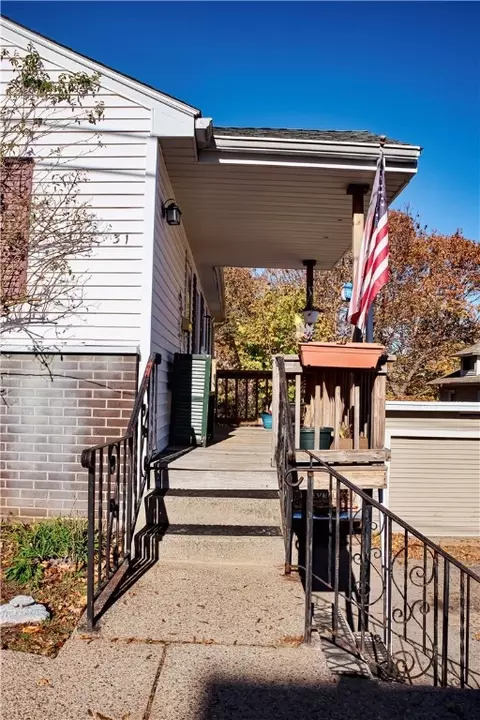 31 Verdun St, Woonsocket, RI 02895 photo 8