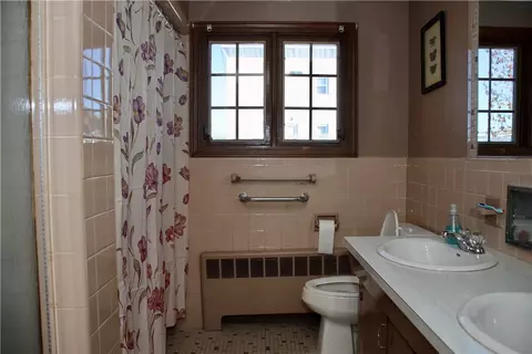 31 Verdun St, Woonsocket, RI 02895 photo 15