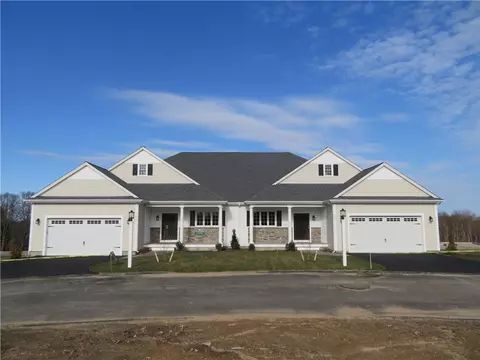 40 Joseph Ct #14, North Kingstown, RI 02852