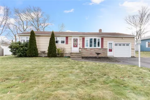 138 Youngs Ave, Coventry, RI 02816