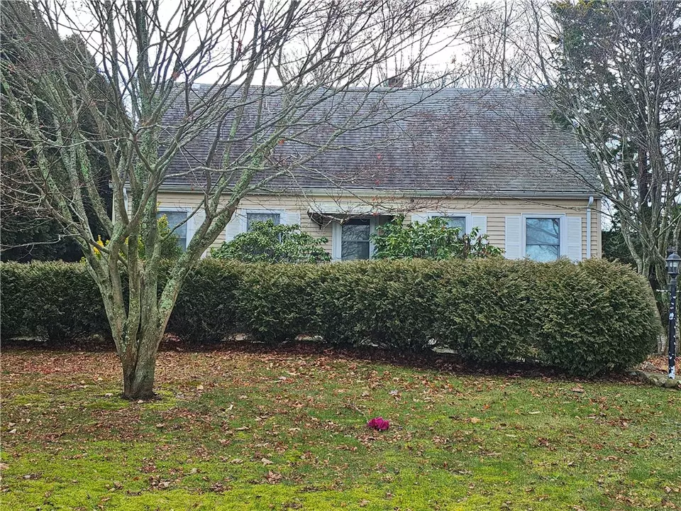 18 Brookside Rd, Westerly, RI 02891 23 Photos Movoto