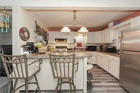 31 Wilson Ave, Woonsocket, RI 02895 photo 2