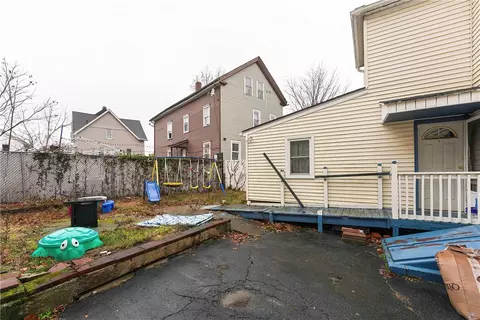 31 Wilson Ave, Woonsocket, RI 02895 photo 24
