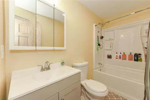 31 Wilson Ave, Woonsocket, RI 02895 photo 17