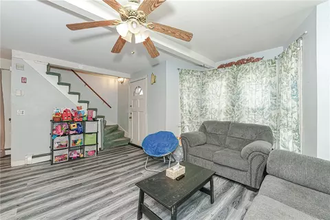 31 Wilson Ave, Woonsocket, RI 02895 photo 7
