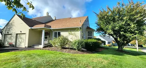 85 Nipmuc Trl #B, North Providence, RI 02904