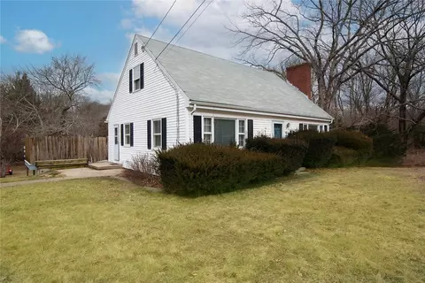 98 Ashaway Rd, Westerly, RI 02891
