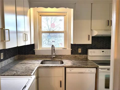 128 Winthrop St, Woonsocket, RI 02895 photo 15
