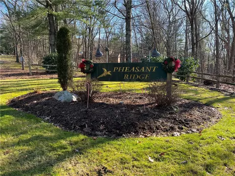 2 Grouse Trl #A, Smithfield, RI 02917