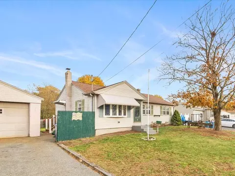 12 Vanstone Ave, Warwick, RI 02889 photo 3