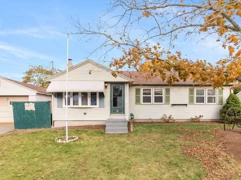 12 Vanstone Ave, Warwick, RI 02889 photo 2