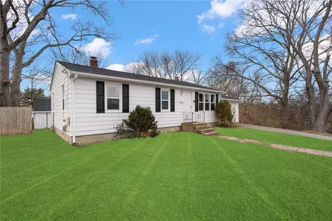7 Nancy St, Coventry, RI 02816 photo 4