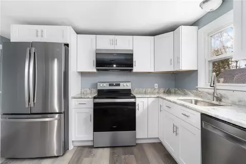 7 Nancy St, Coventry, RI 02816 photo 6